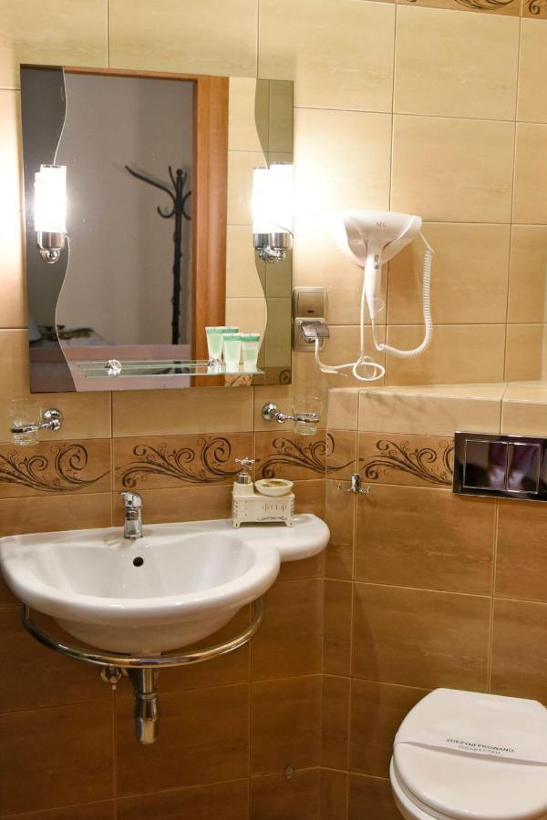 Apartament City, Clock Кросно Екстериор снимка