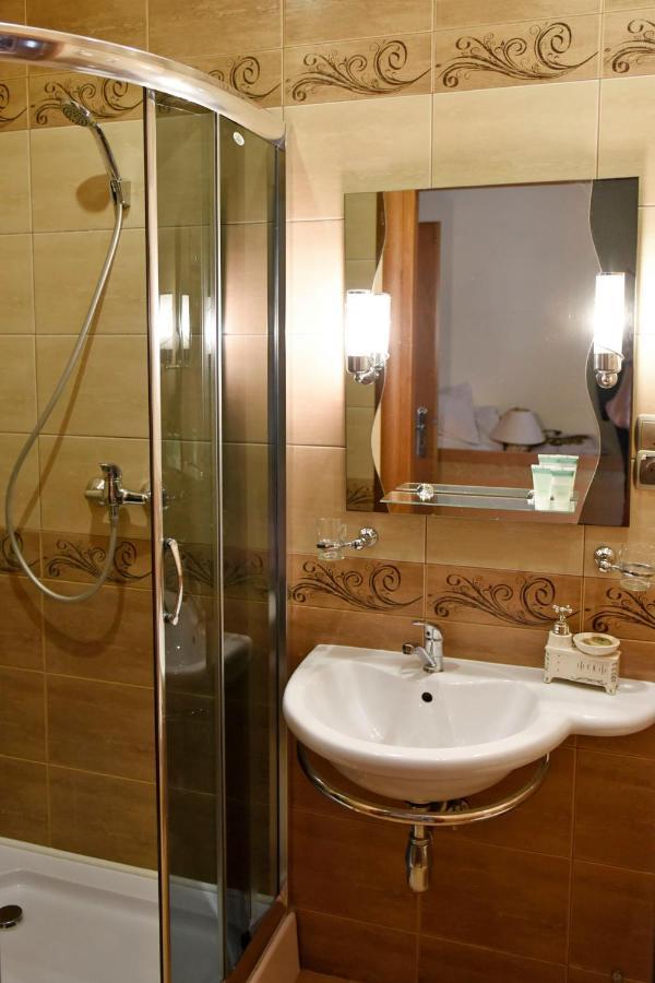 Apartament City, Clock Кросно Екстериор снимка