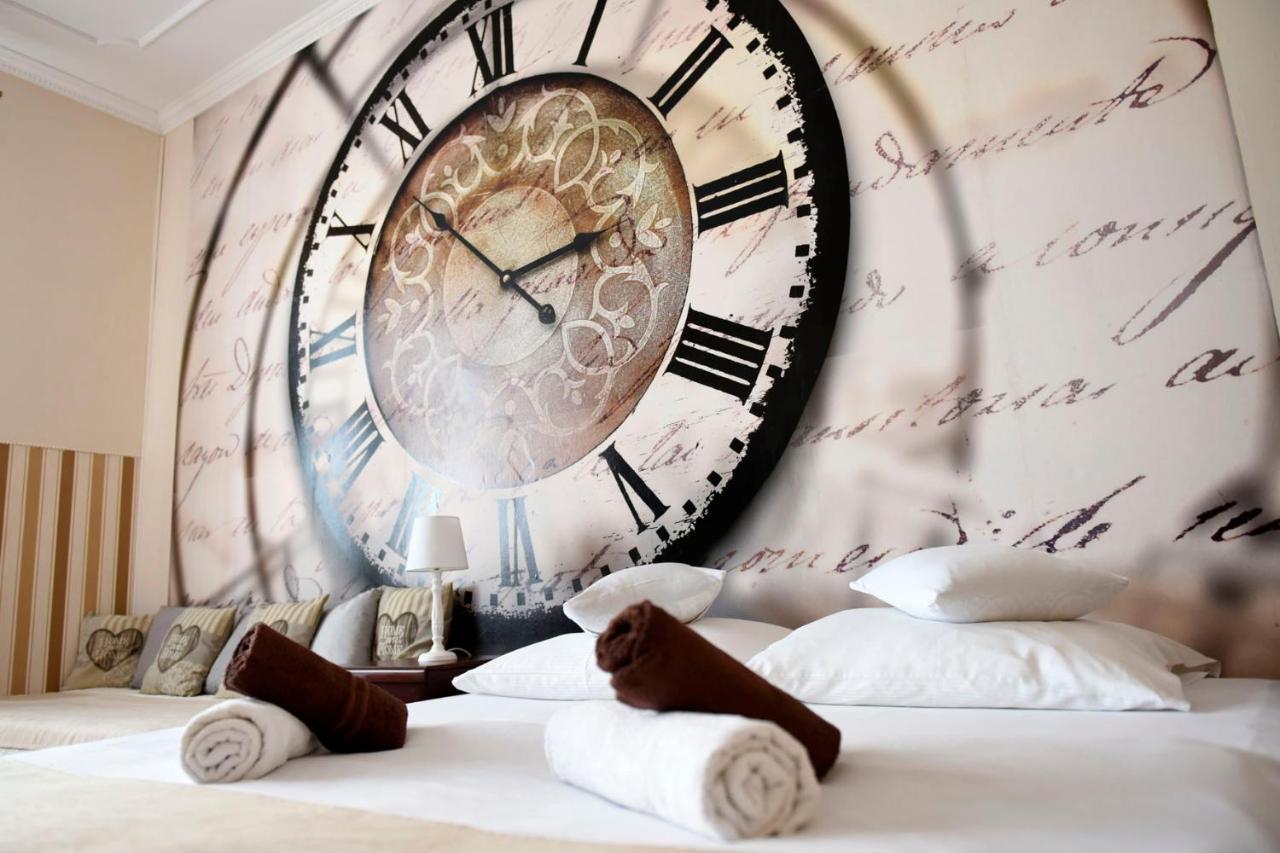Apartament City, Clock Кросно Екстериор снимка