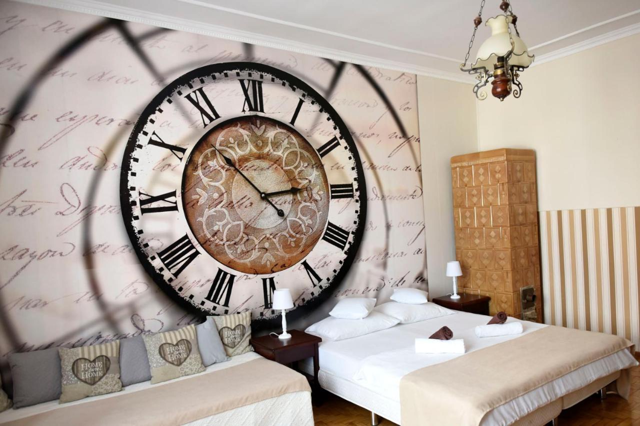 Apartament City, Clock Кросно Екстериор снимка