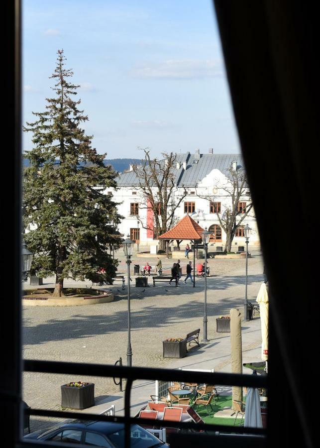 Apartament City, Clock Кросно Екстериор снимка